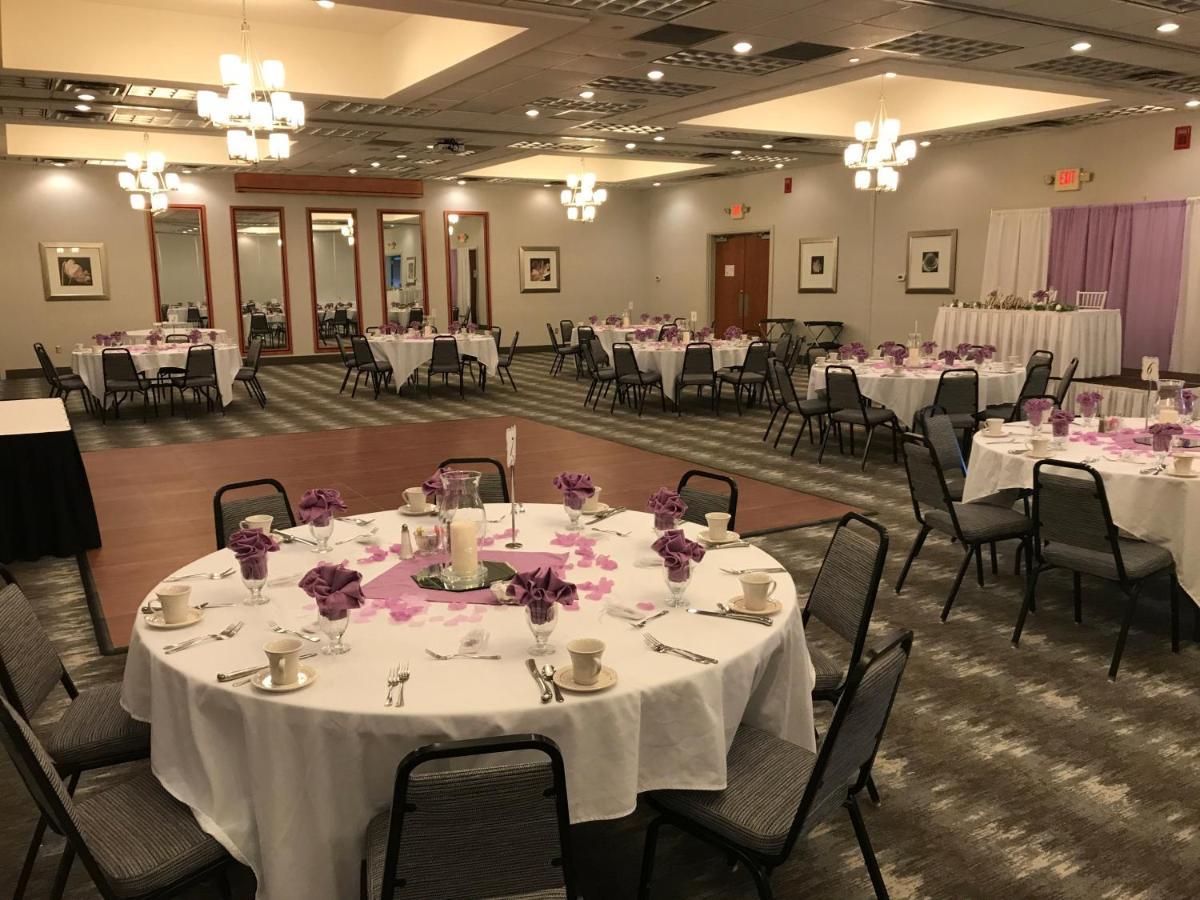 Holiday Inn Martinsburg By Ihg Exterior photo
