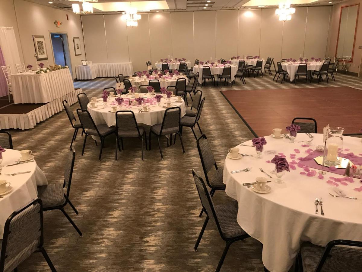 Holiday Inn Martinsburg By Ihg Exterior photo