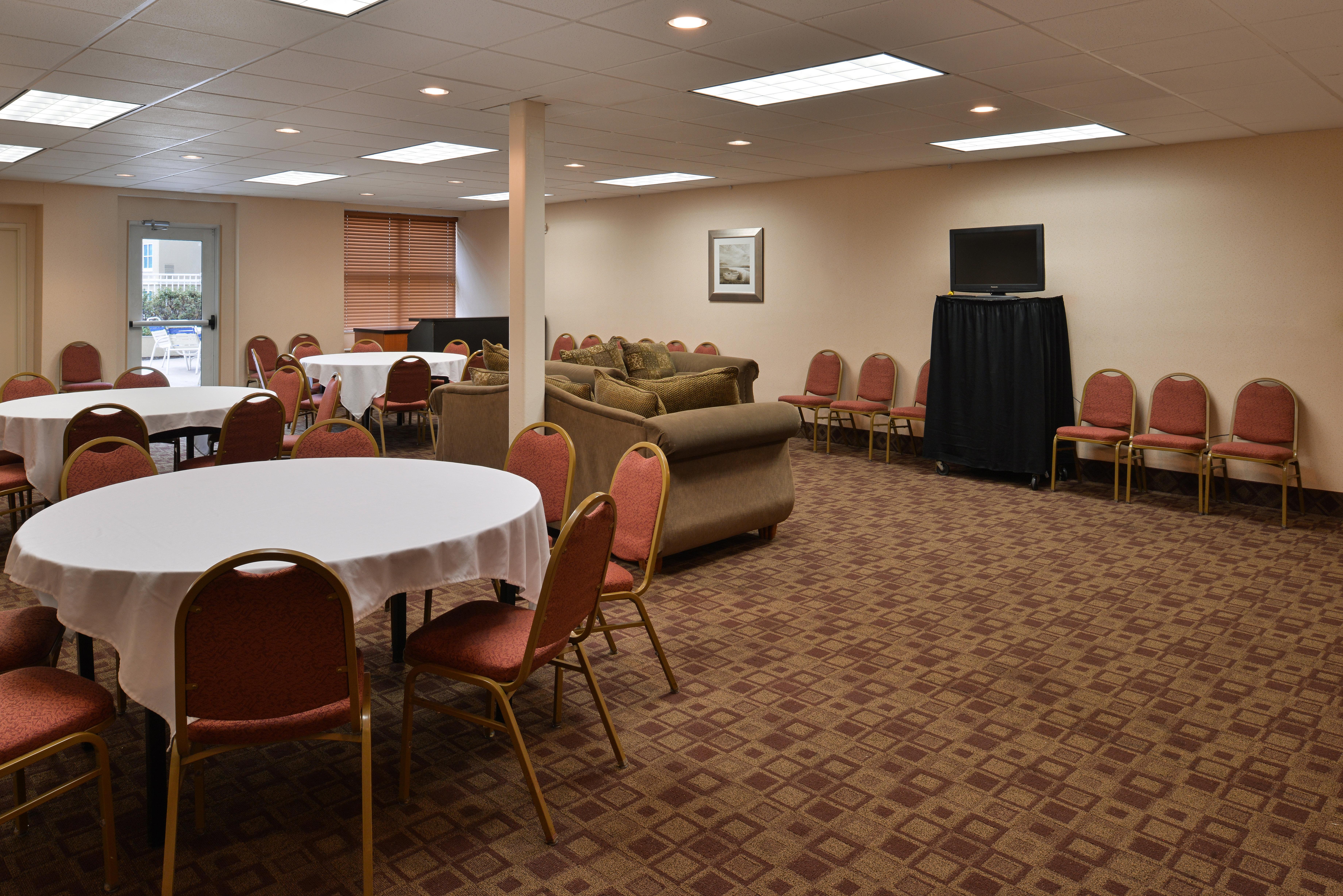 Holiday Inn Martinsburg By Ihg Exterior photo