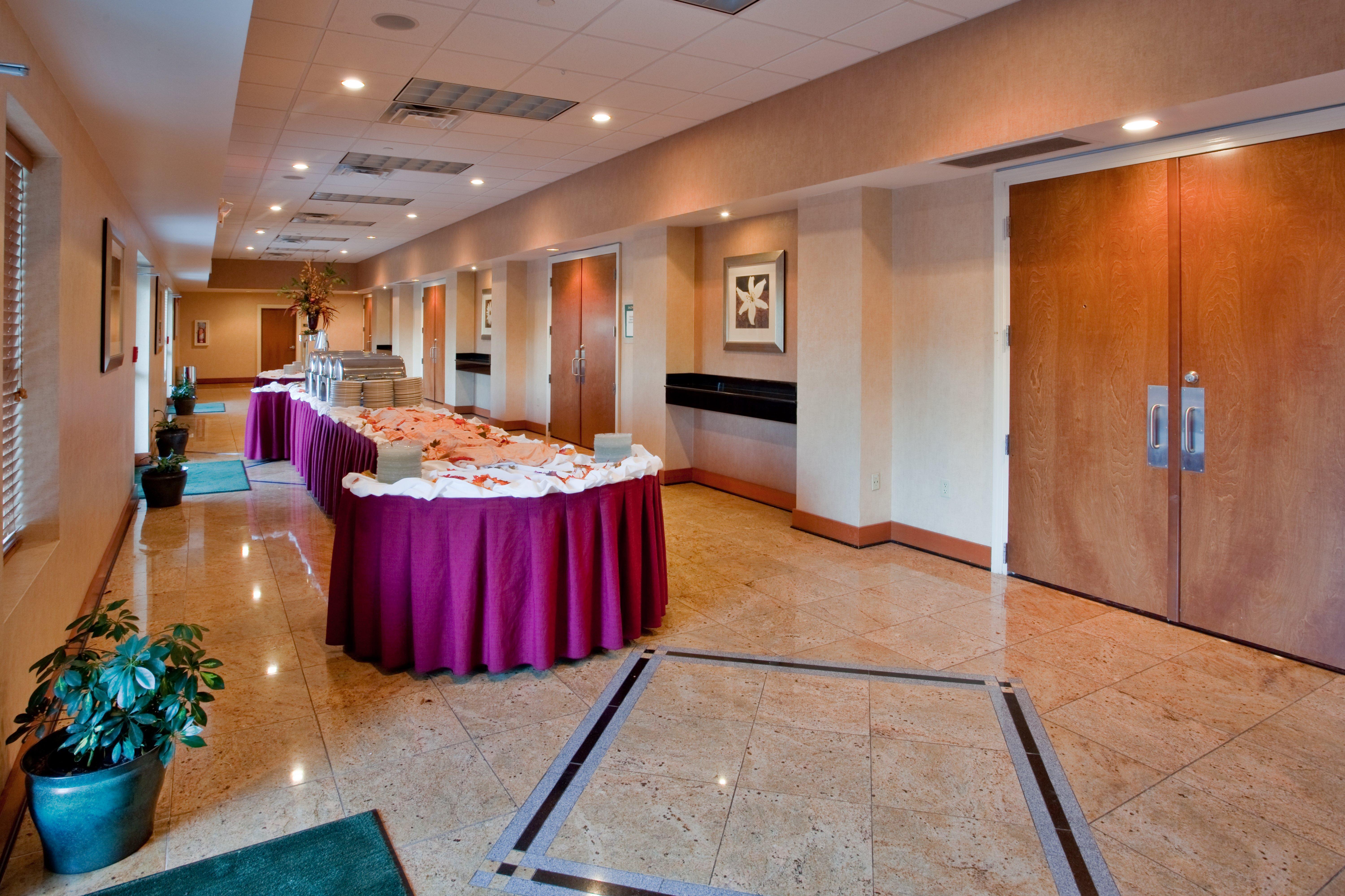 Holiday Inn Martinsburg By Ihg Exterior photo