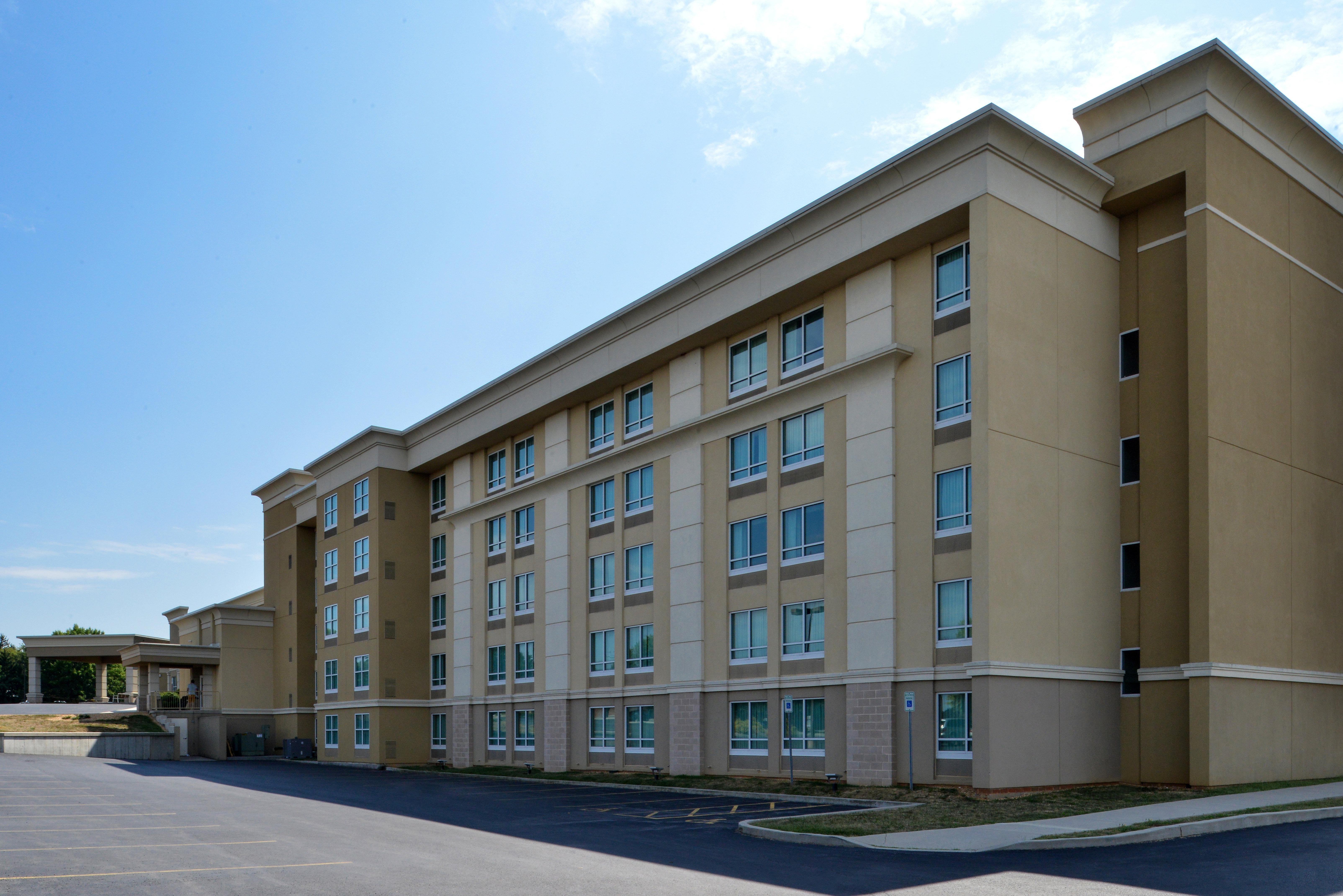 Holiday Inn Martinsburg By Ihg Exterior photo
